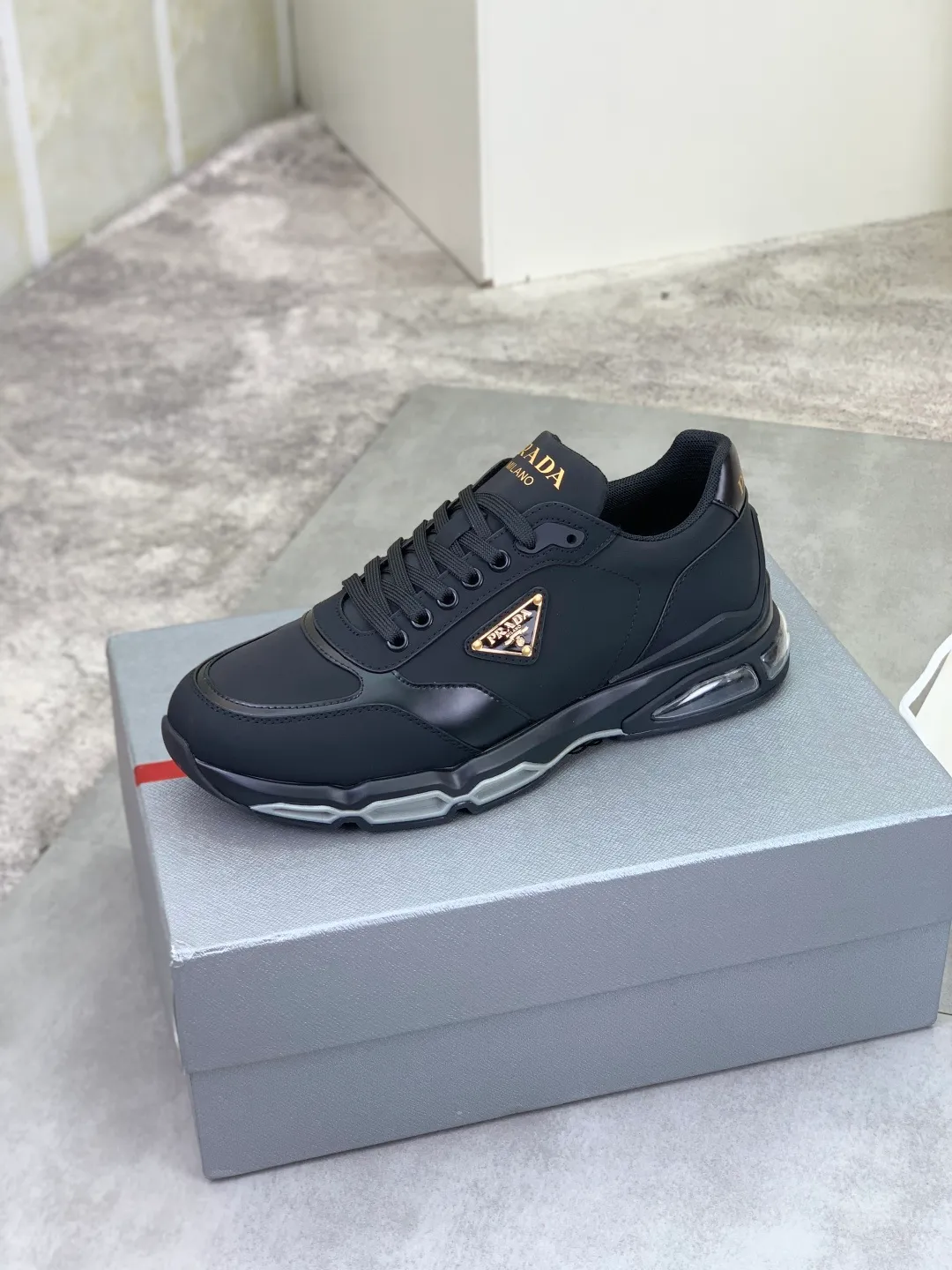 Men's men's shoes 💰pP640 💰[New model] The top version is now available on the official website, 🆘 The air-cushion shock-absorbing thick-soled trendy brand (Prada) is the main popular model, the avant-garde and versatile fashionable men's shoes are privately modeled, and the cowhide surface is spliced 1:1.. The fashion is simple, the original imported cowhide feet; the atmosphere, personality, more fashionable, eye-catching, and pursuit of class, it will subvert the old idea, and be with you to spend time with fashion trendsetters! Must keep for yourself ! Tall and comfortable, large and low, high-end quality workmanship. Size: 38-45; 3️⃣colors available.